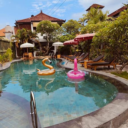 Berlian Inn Kuta Beach Exteriör bild