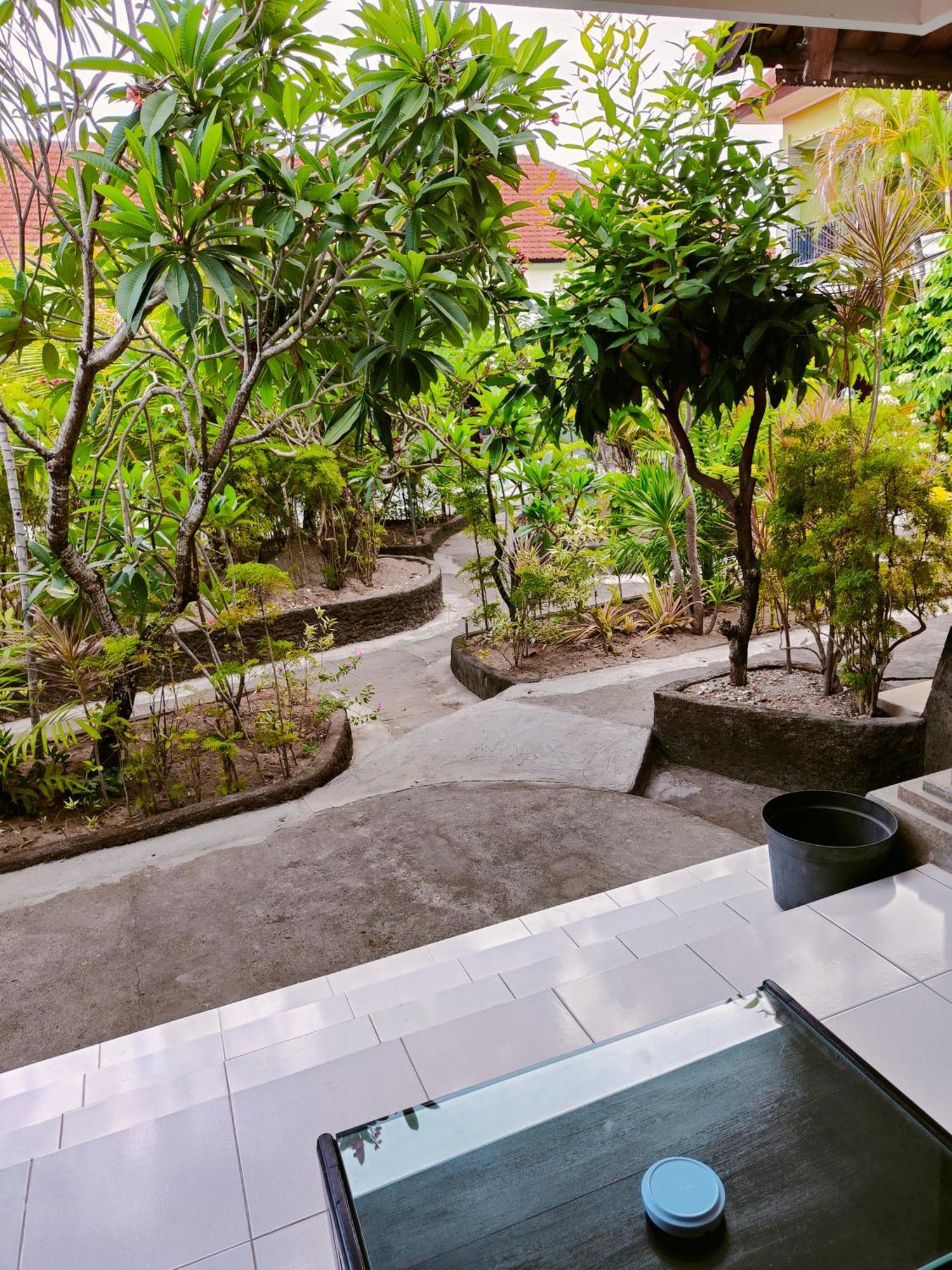 Berlian Inn Kuta Beach Exteriör bild