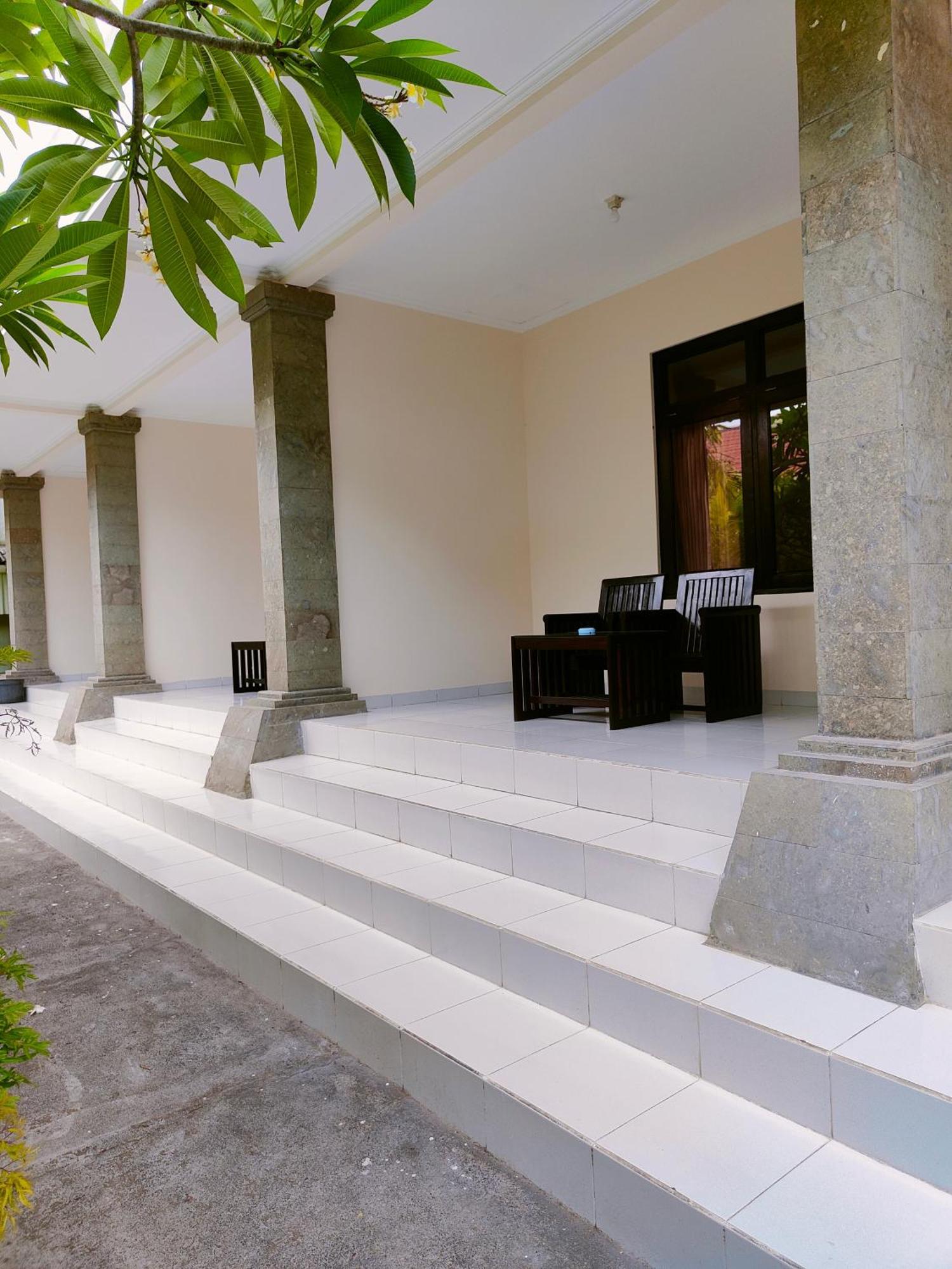 Berlian Inn Kuta Beach Exteriör bild