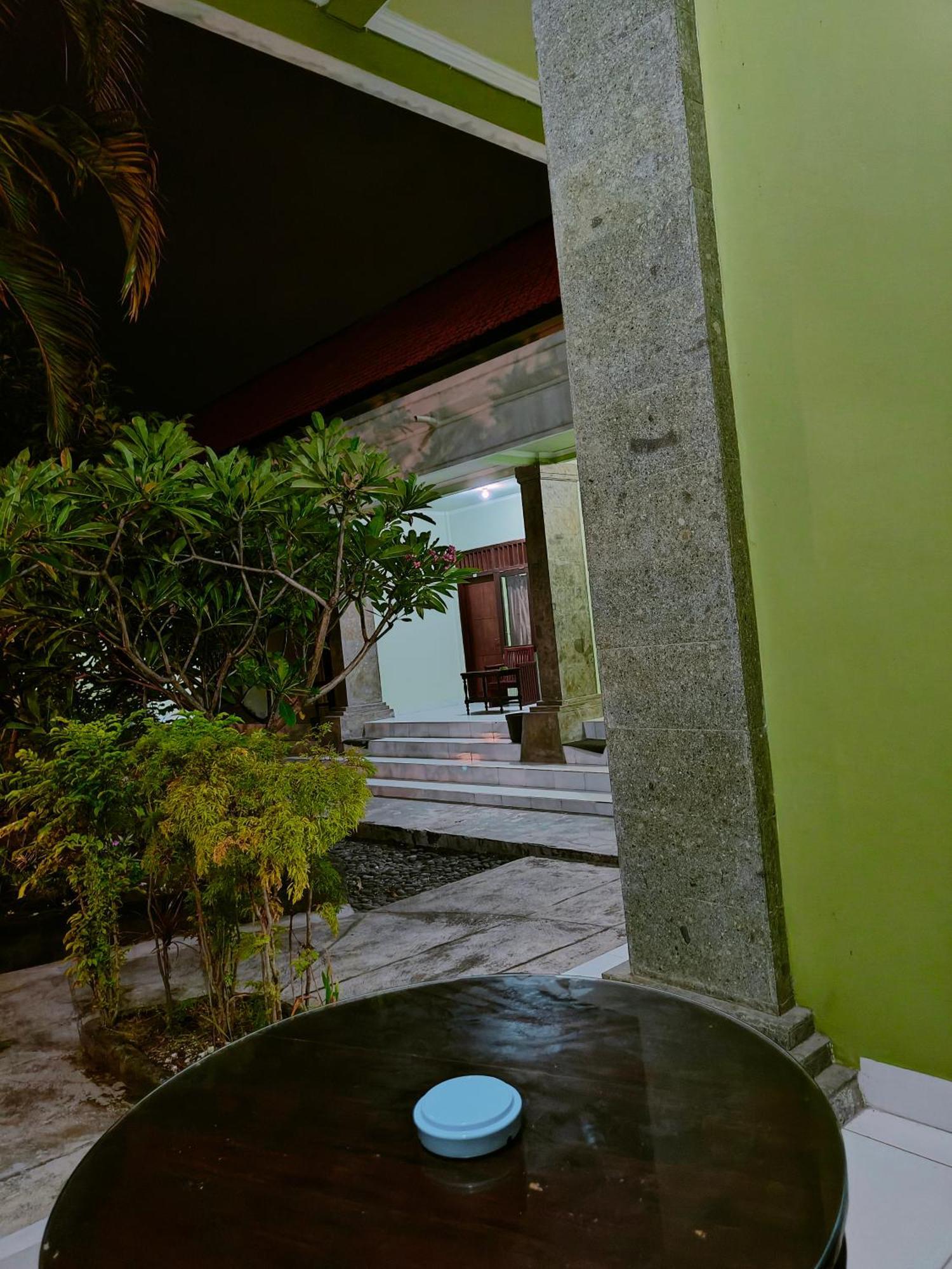 Berlian Inn Kuta Beach Exteriör bild