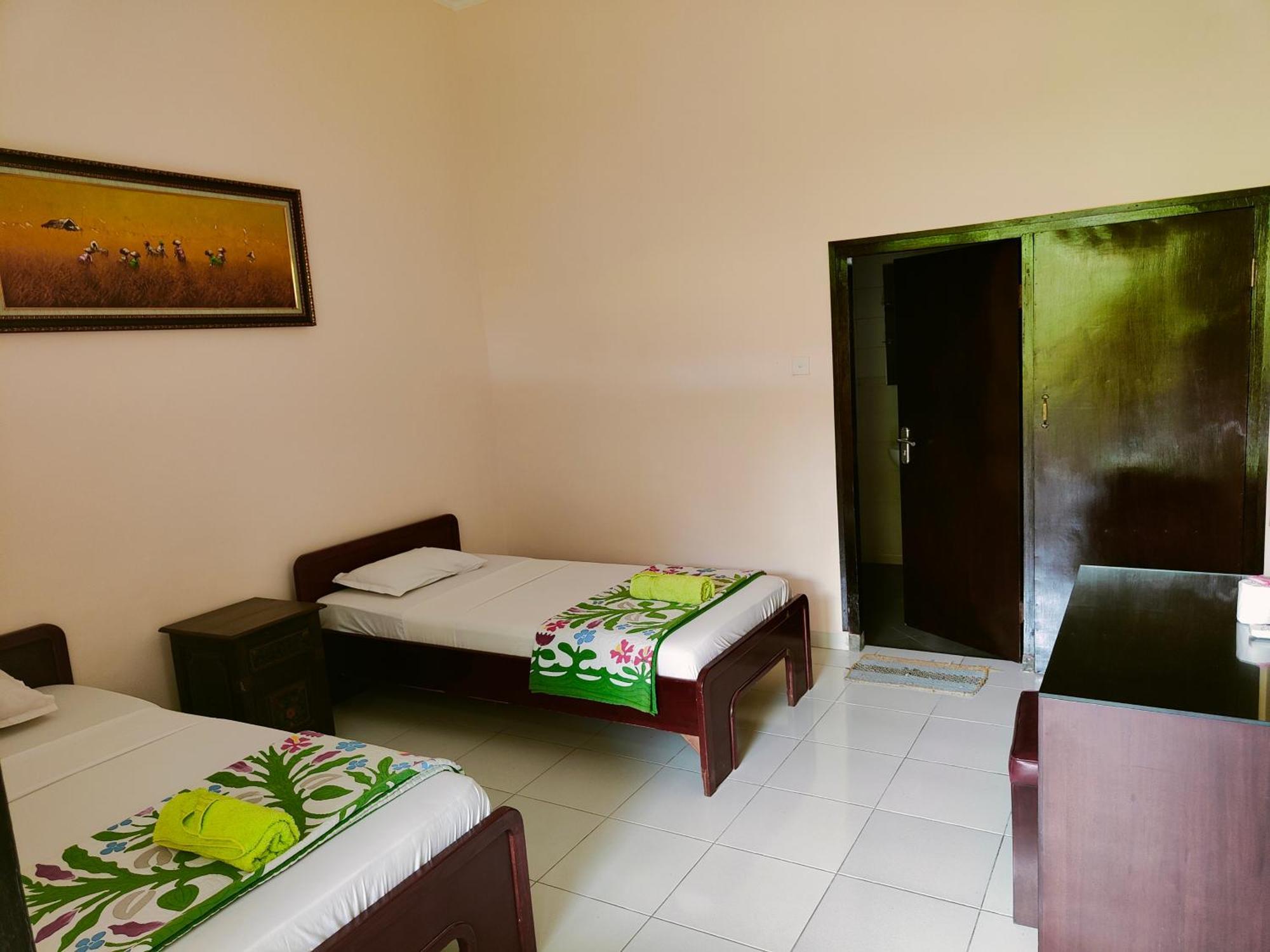 Berlian Inn Kuta Beach Exteriör bild