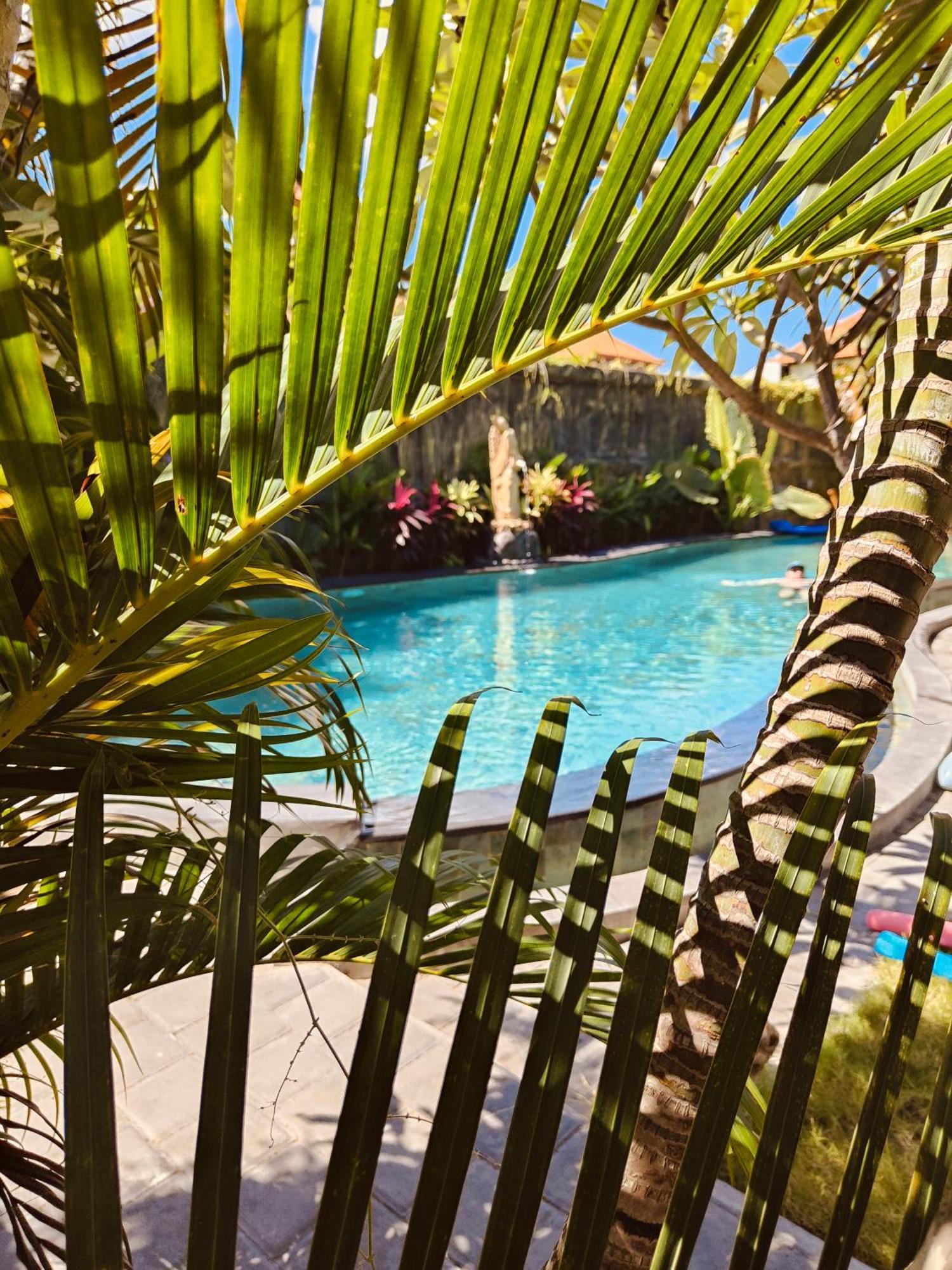 Berlian Inn Kuta Beach Exteriör bild